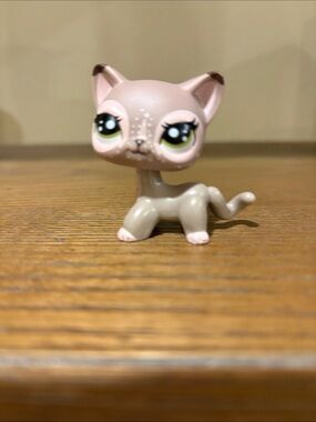 Littlest Pet Shop Pink & Light Gray Cat Figurine with Green Eyes